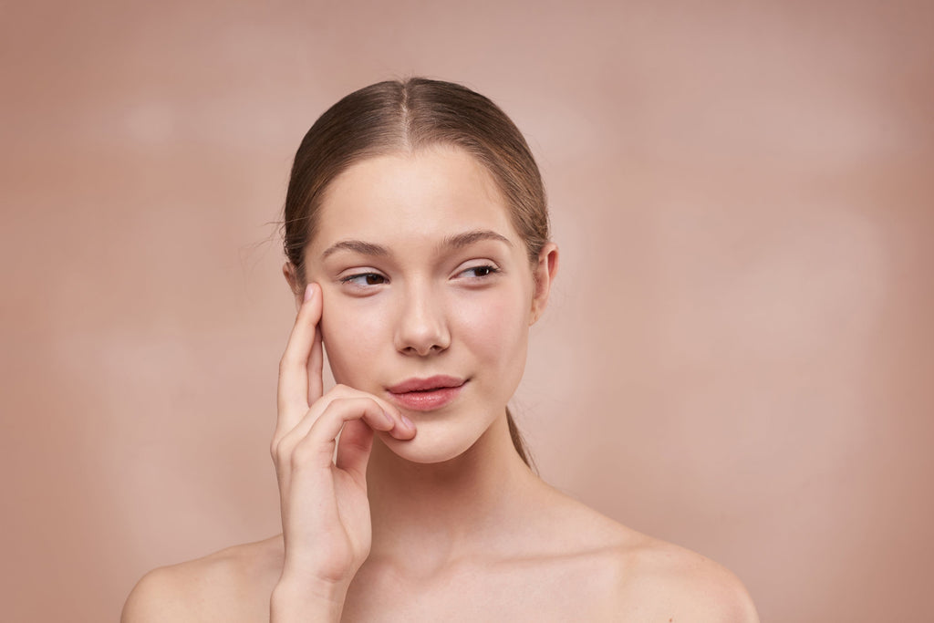 What Does Hyaluronic Acid Do for Your Skin and How Does Hyaluronic Acid Work?